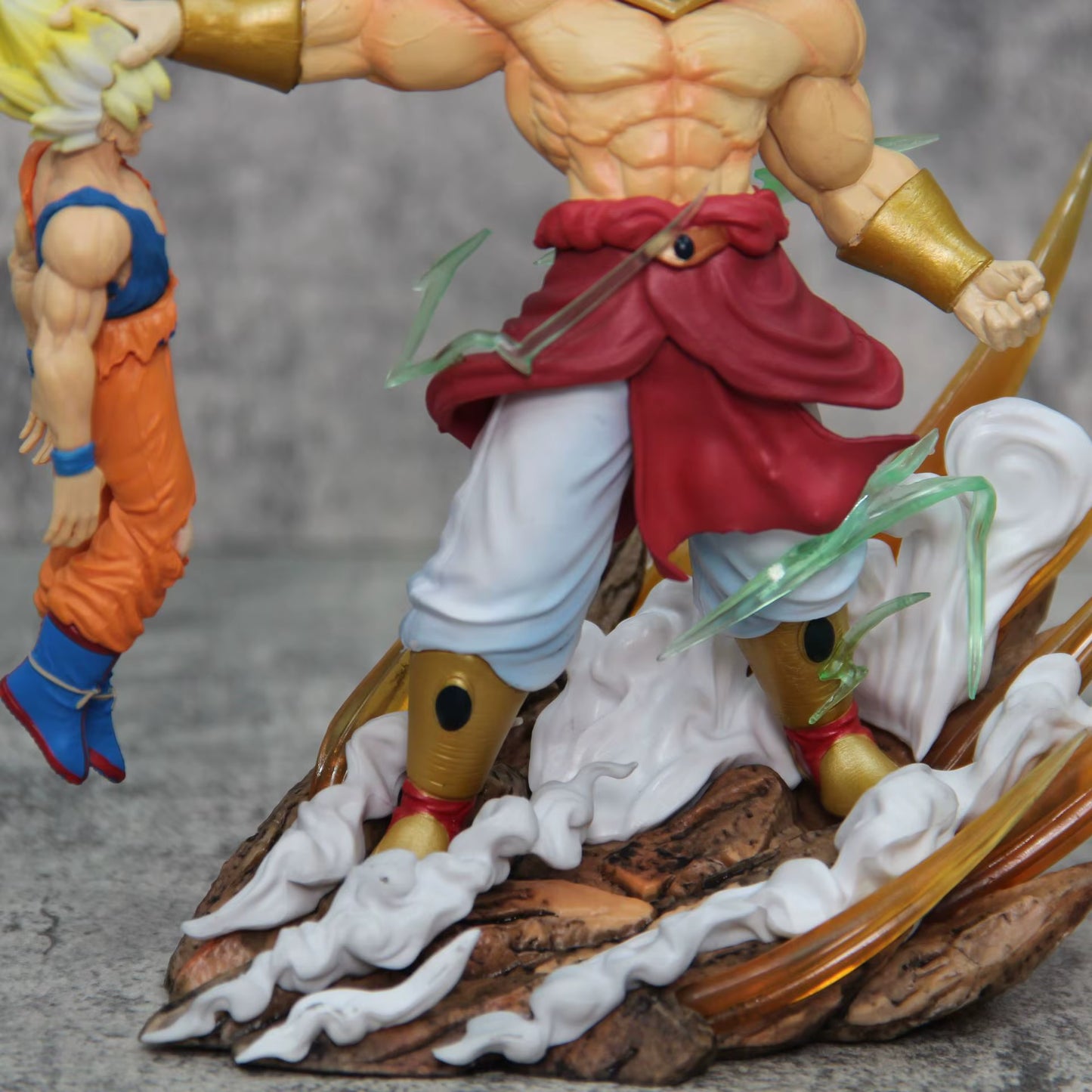 Broly vs Goku – Figurine 20cm