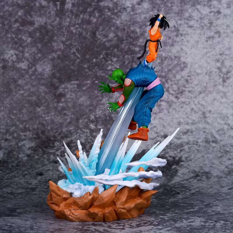 Figurine Dragon Ball - Goku vs Piccolo avec Base LED