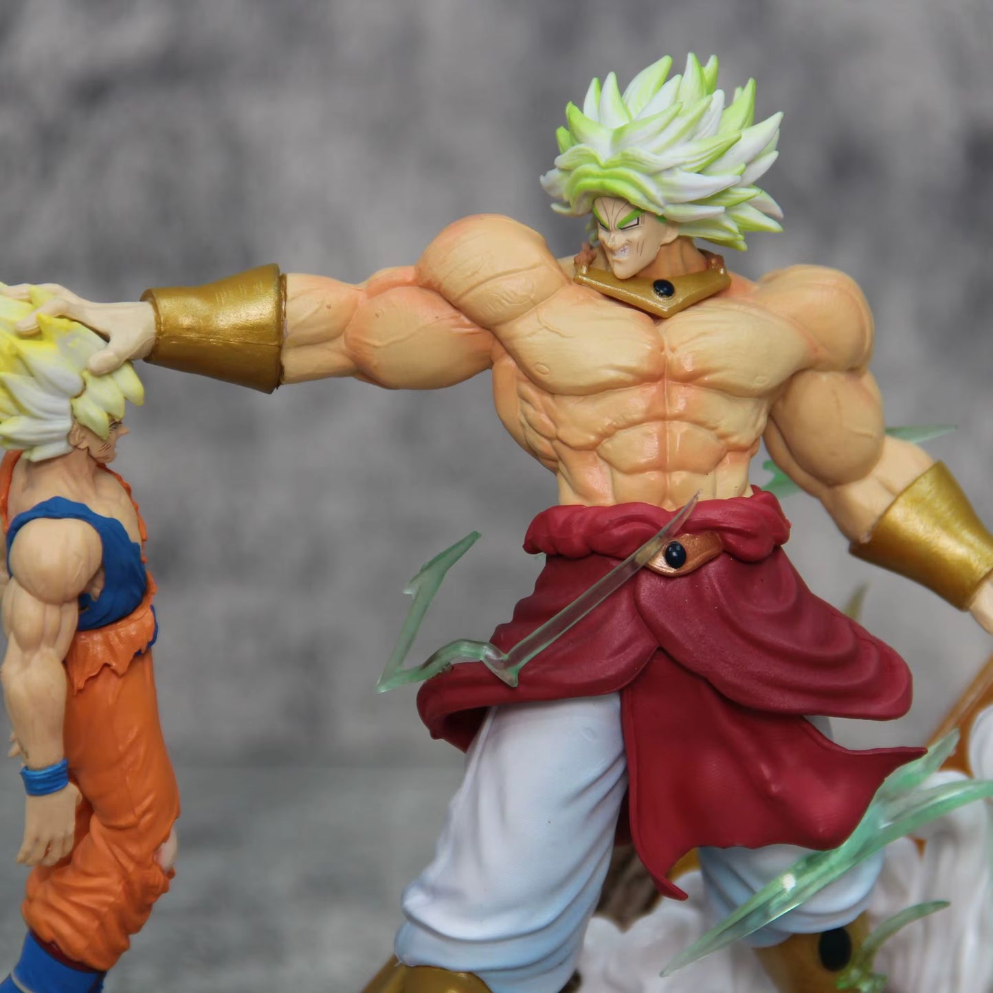 Broly vs Goku – Figurine 20cm