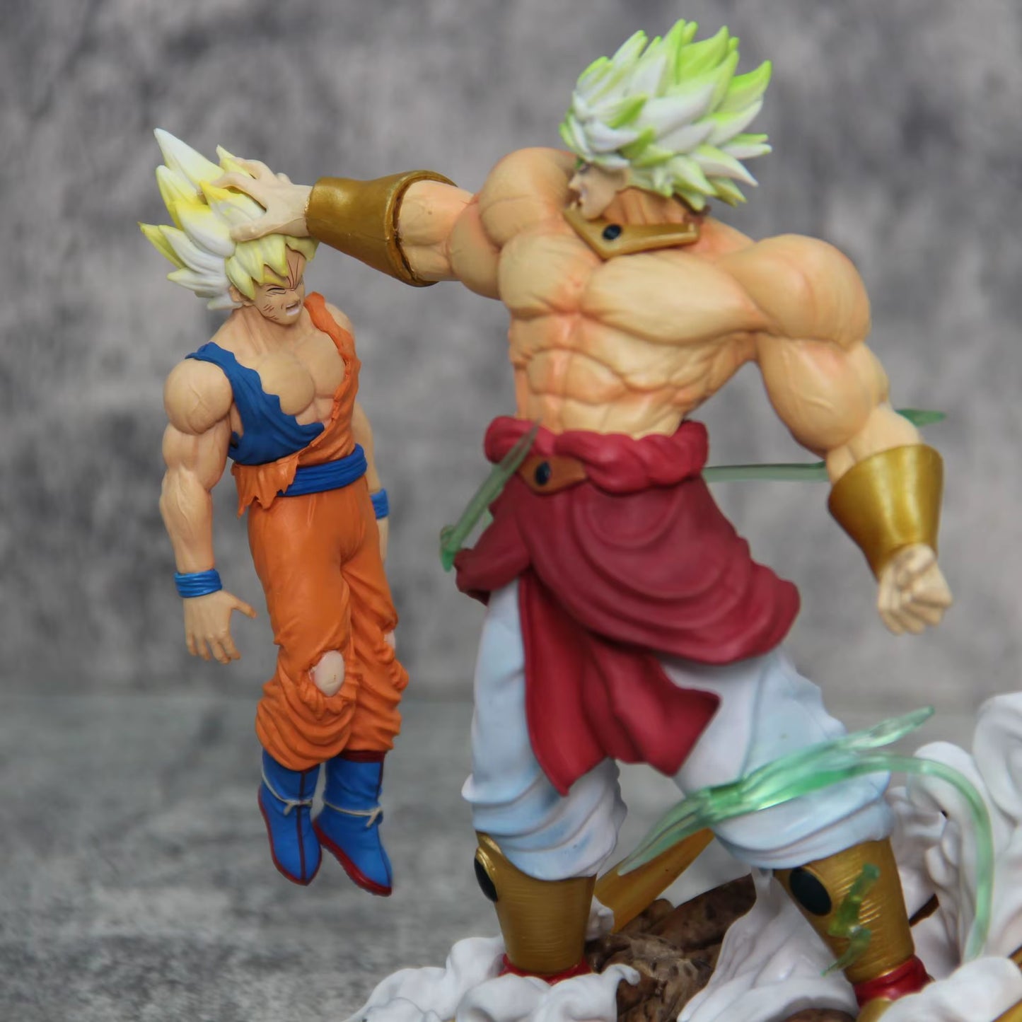 Broly vs Goku – Figurine 20cm
