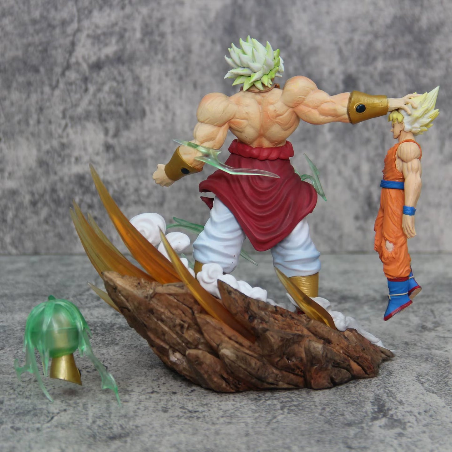 Broly vs Goku – Figurine 20cm